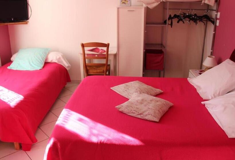 بنسيون Auberge Du Vieux Tour