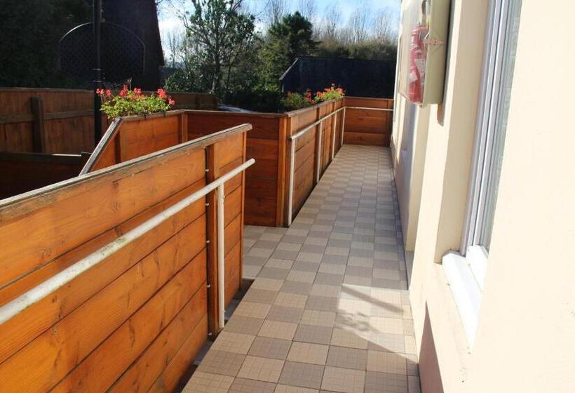 بنسيون Auberge Du Vieux Tour