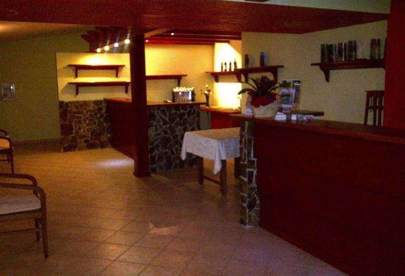 ホテル Agriturismo La Quercia