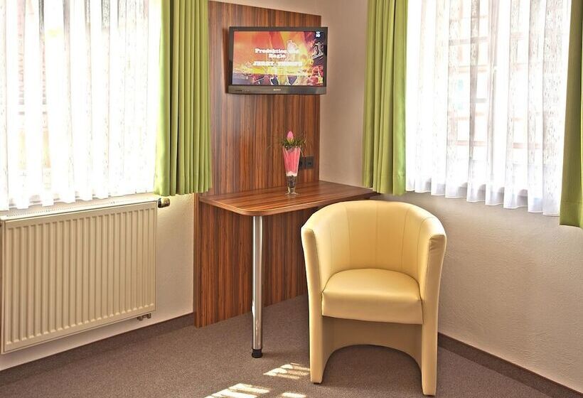 בית מלון כפרי Garni Goldene Traube