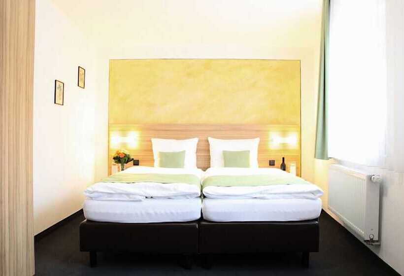 בית מלון כפרי Garni Goldene Traube