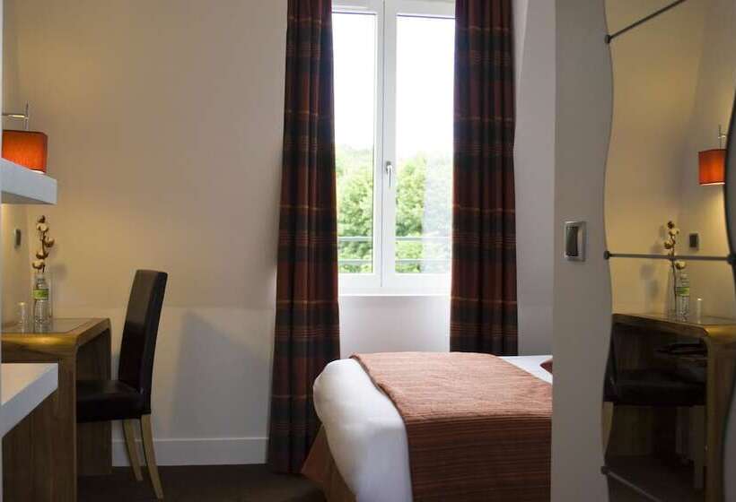 Отель Logis Hôtel & Restaurant   Le Manoir De Sauvegrain