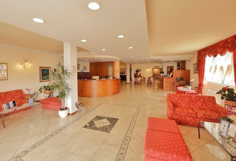 Отель Michelangelo