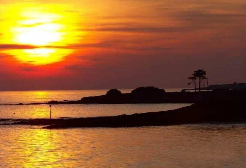 בית מלון כפרי Logis Hôtel & Restaurant Les Mouettes   Larmor Plage, Proche De Lorient