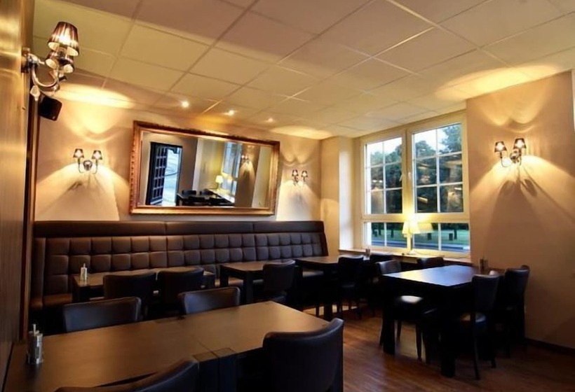 هتل Restaurant Zum Löwen