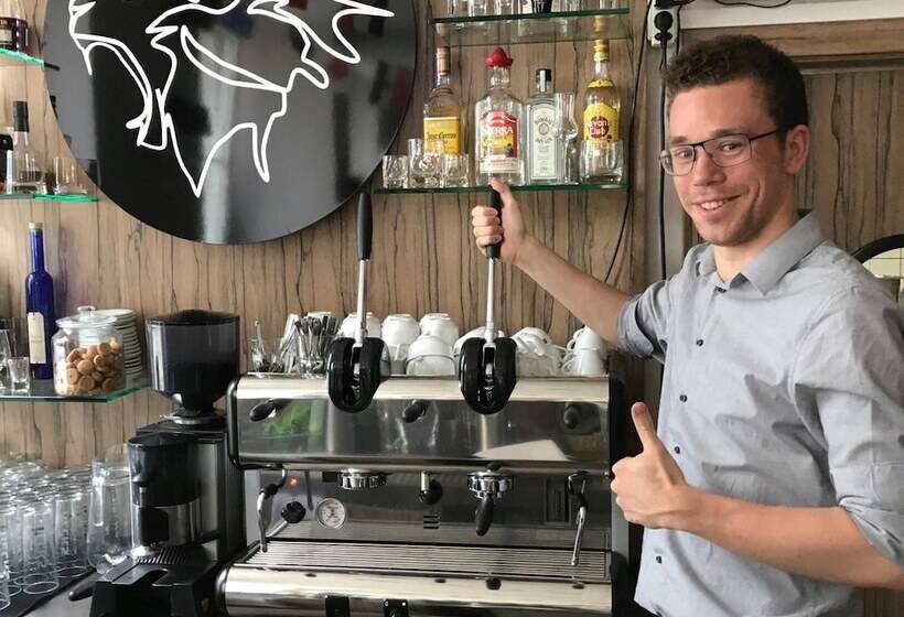 هتل Restaurant Zum Löwen
