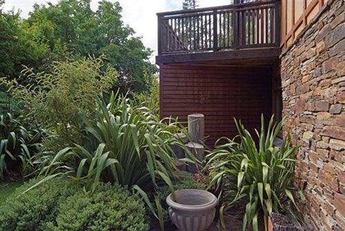 בית מלון כפרי Turangi Trout Lodge