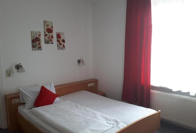 Отель Landgasthof Zum Seehof