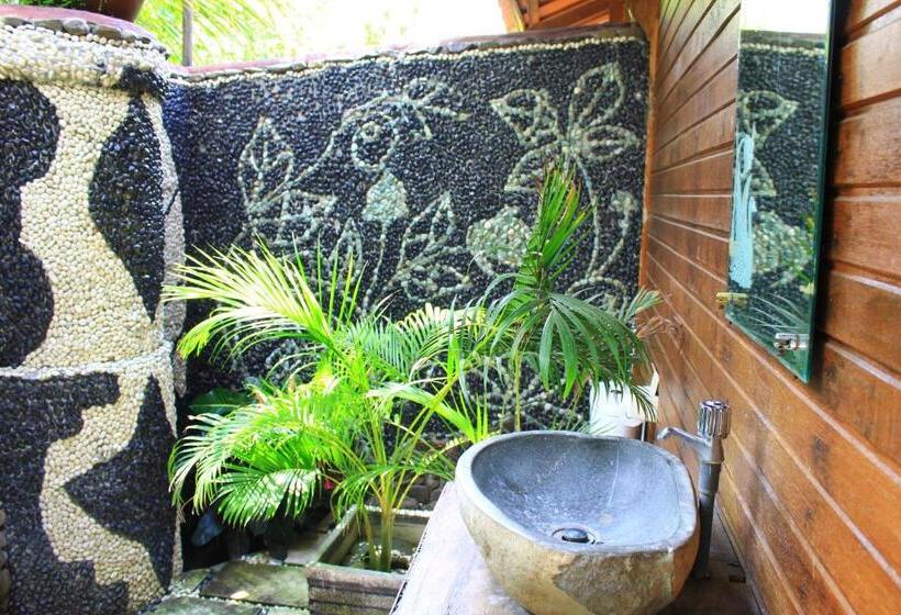 هتل Bronze Bungalows