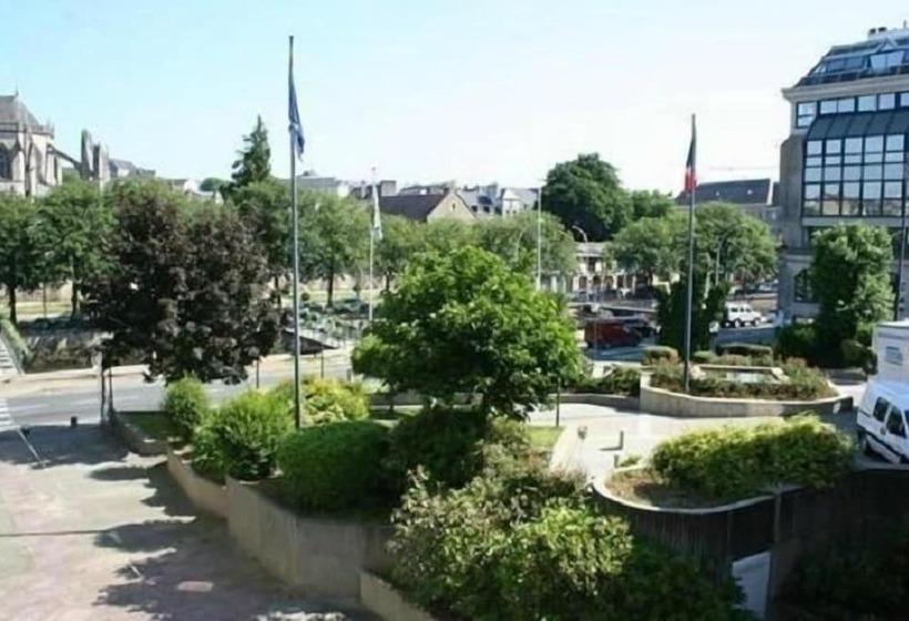 בית מלון כפרי Hôtel Dupleix   Hyper Centre   Parking Et Garage Gratuit