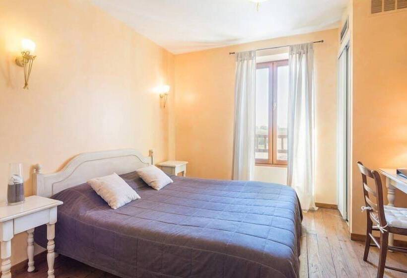 בית מלון כפרי Logis Hôtel Les 3b