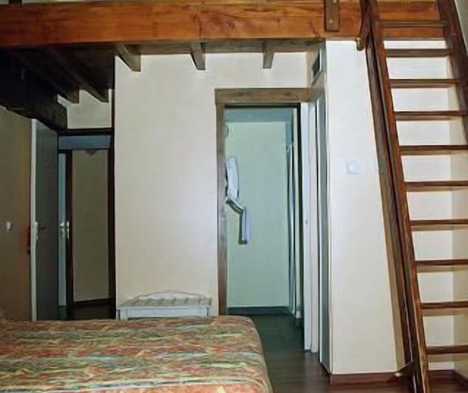 בית מלון כפרי Logis Hôtel Les 3b