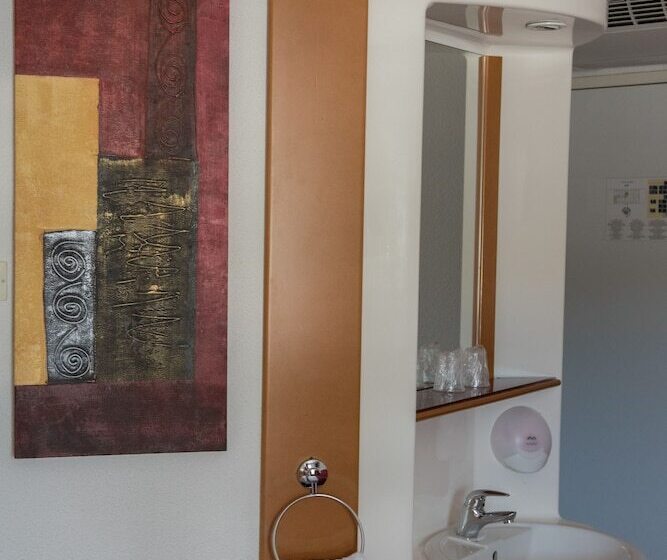 هتل Quick Palace St Jean De Vedas   A709