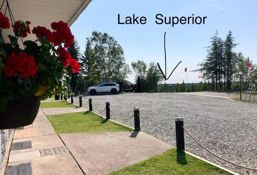 Mystic Isle Motel