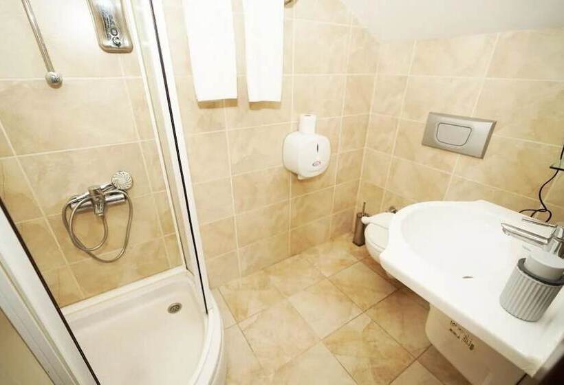 هتل Otantik Butik