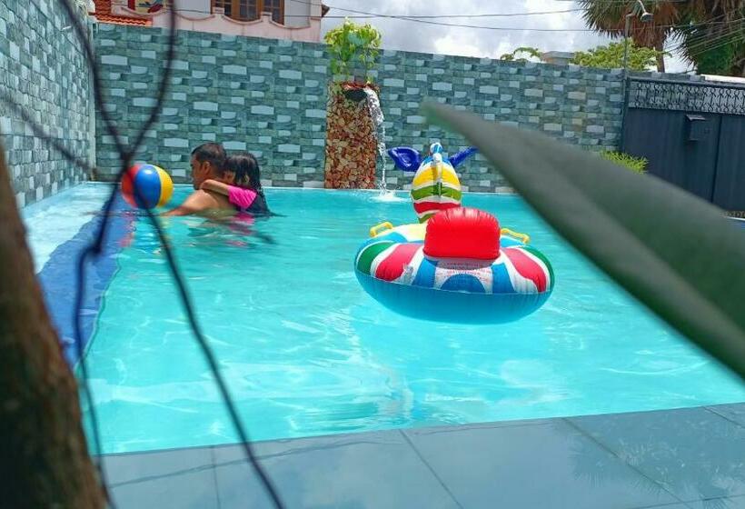 פנסיון Andorra Tourist Resort Anuradhapura