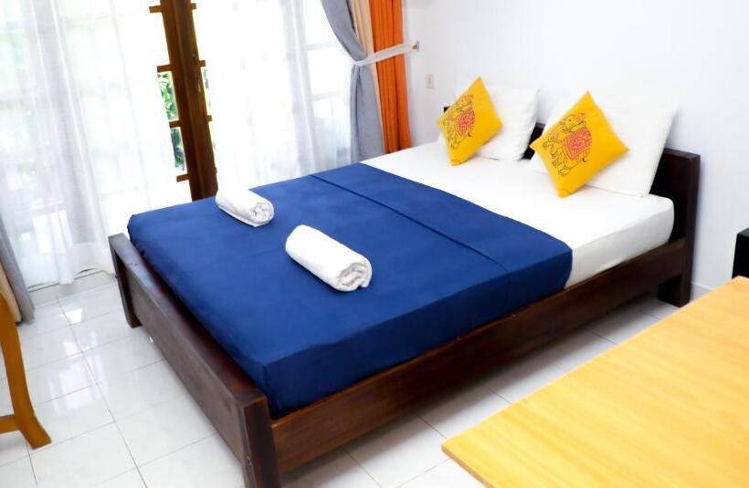 פנסיון Andorra Tourist Resort Anuradhapura