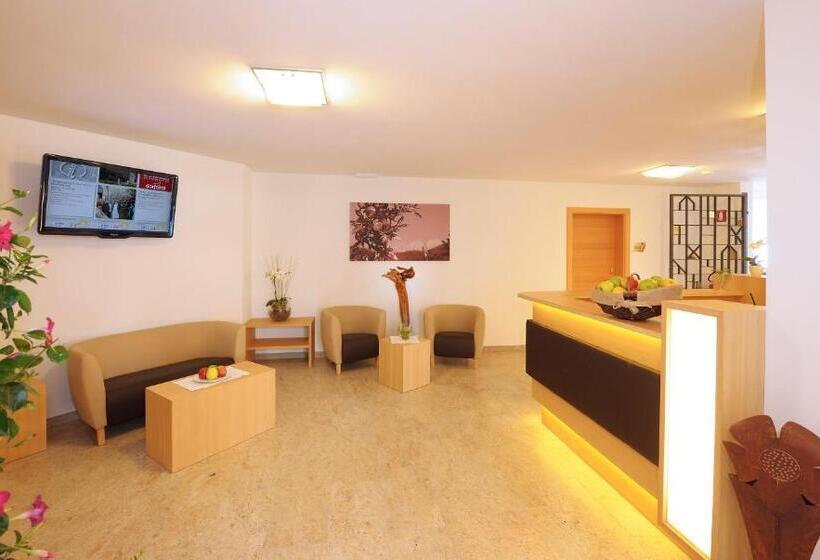 Amelia Apartments