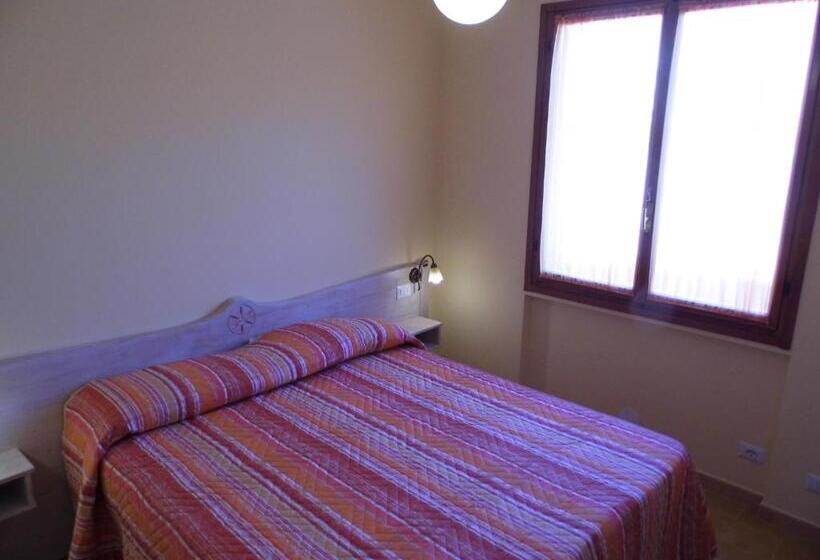 Residence Le Nereidi Con Piscina   Parcheggi