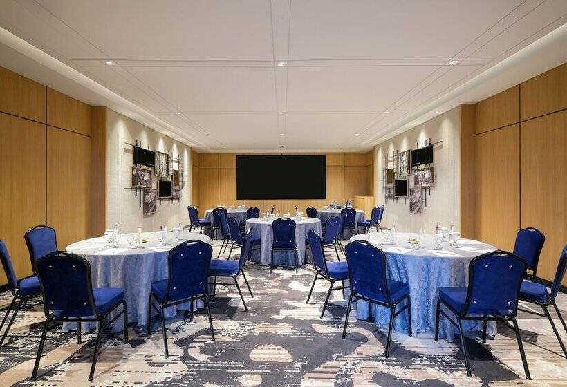 هتل Mercure Tangerang Centre