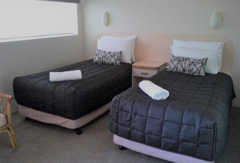 Aza Motel