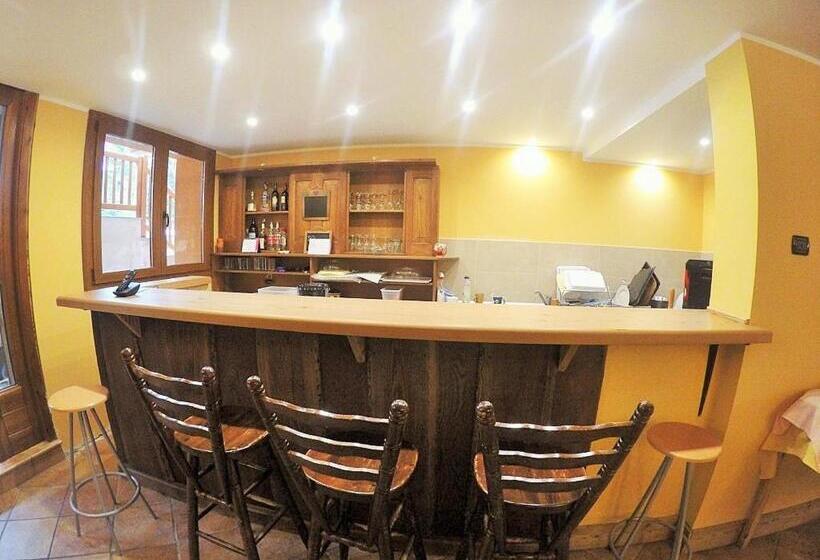 Chalet Alpina Hotel & Apartments