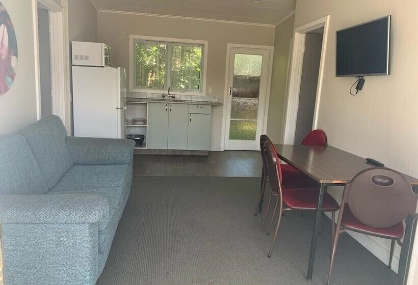 בית מלון כפרי Apple Motor Inn