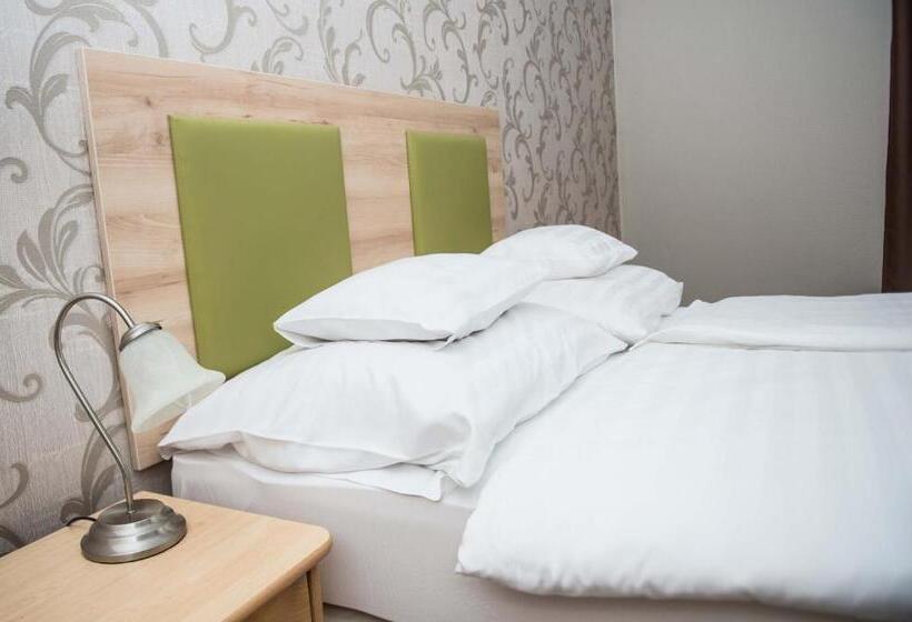 ホテル Hozam Wellness és Apartman