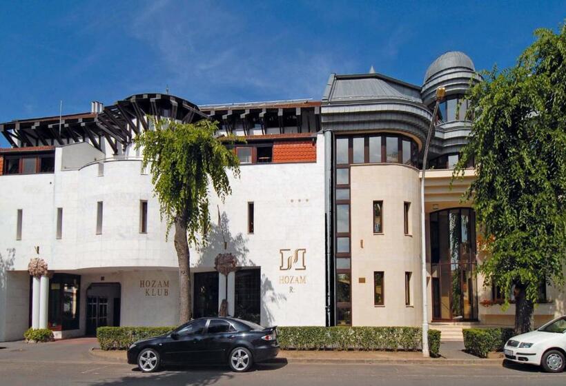 ホテル Hozam Wellness és Apartman