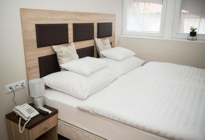 ホテル Hozam Wellness és Apartman