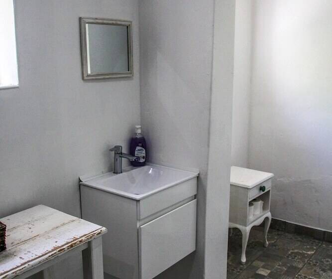 בית מלון כפרי Impangele