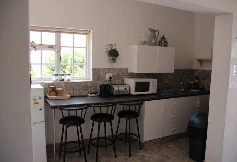 בית מלון כפרי Impangele