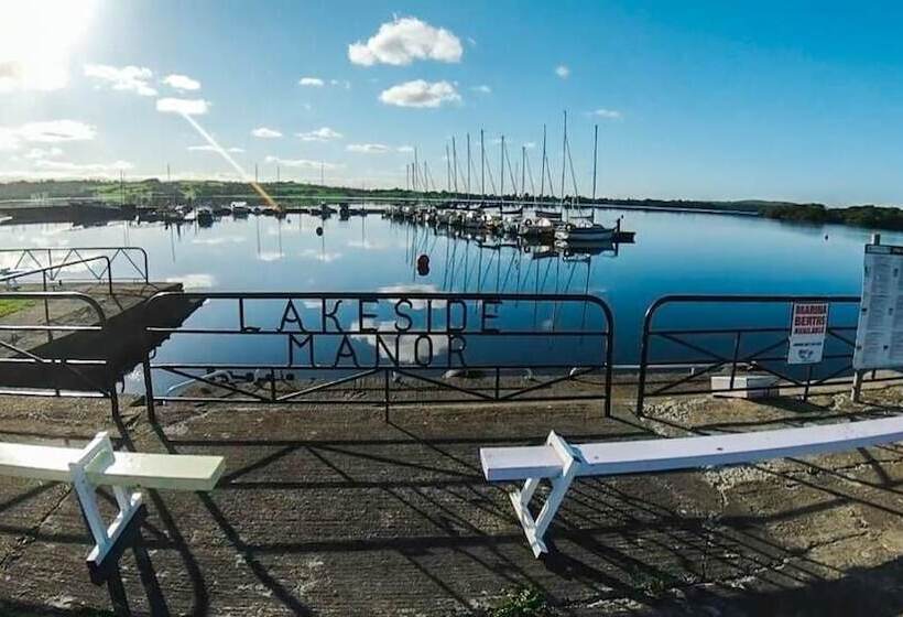 호텔 Lakeside Manor