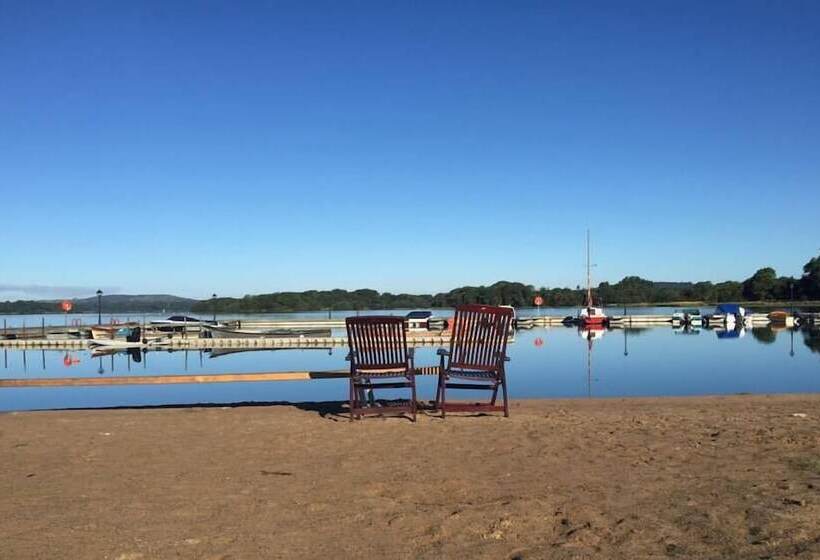 호텔 Lakeside Manor