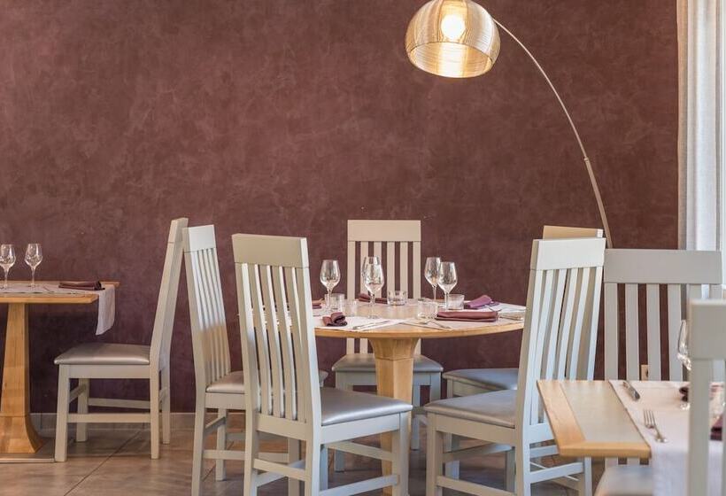 호텔 Le Réverbère   La Cuisinerie   L Hôtellerie