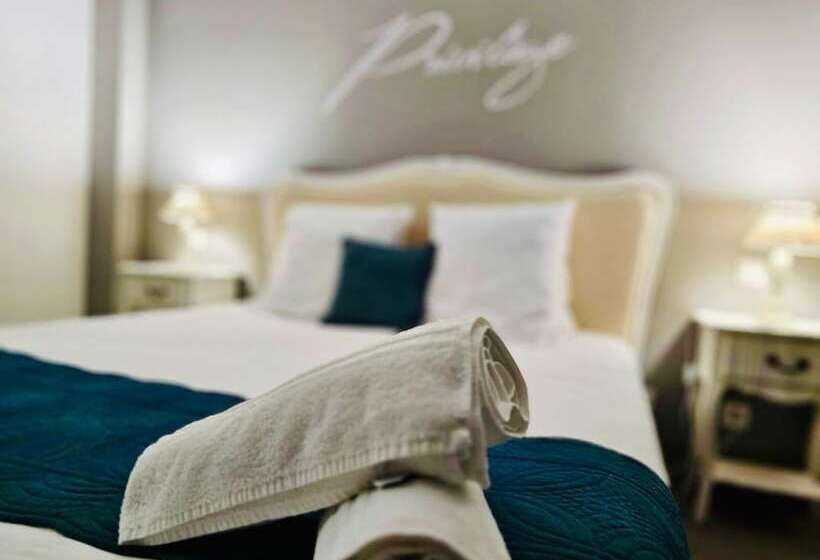 ホテル Les Demoiselles