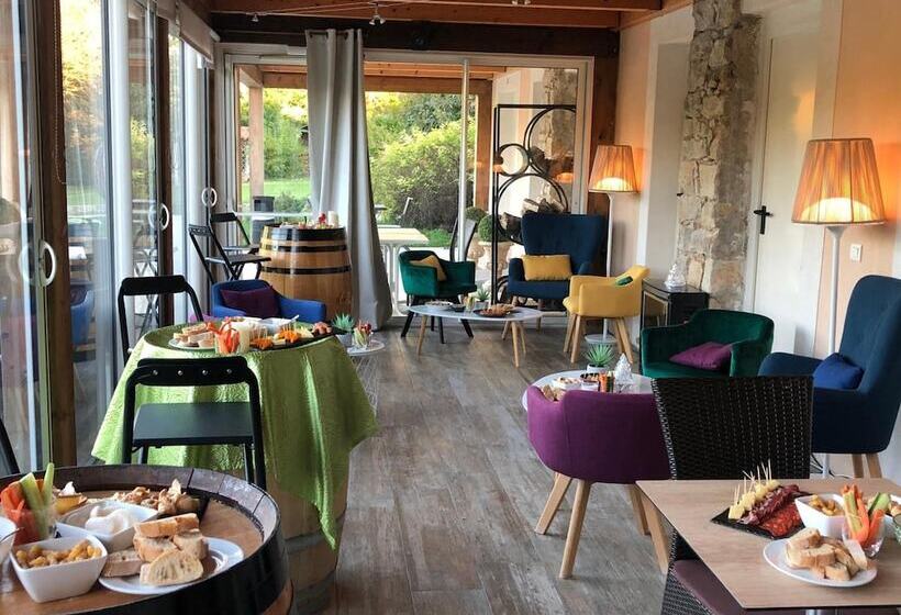 Отель Logis Hôtel & Spa Déjeunez Sous L Arbre