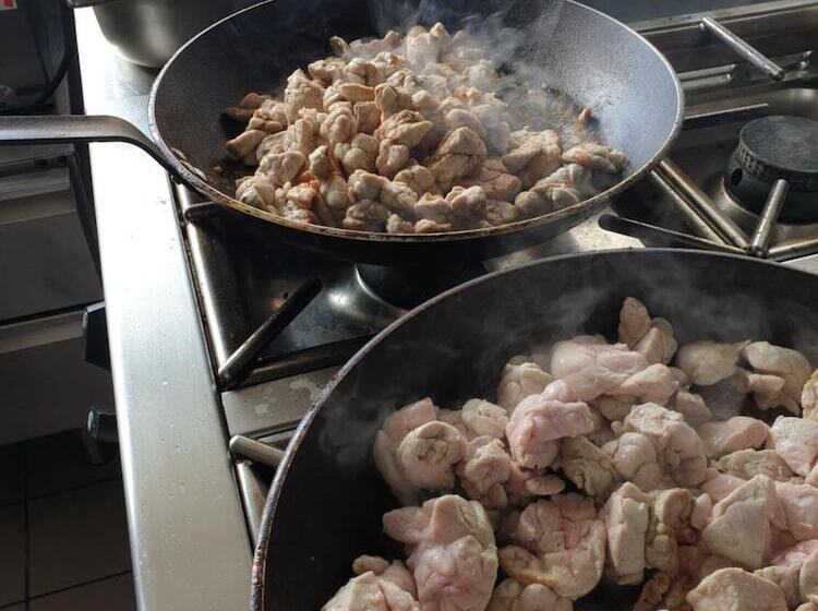 호텔 Logis Hôtel Restaurant Cruzel