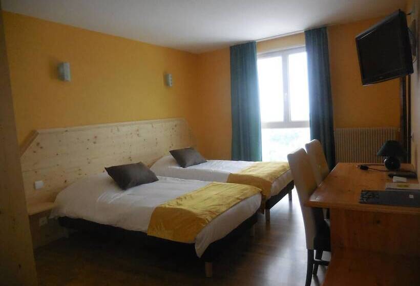 호텔 Logis Le Saint Cyr