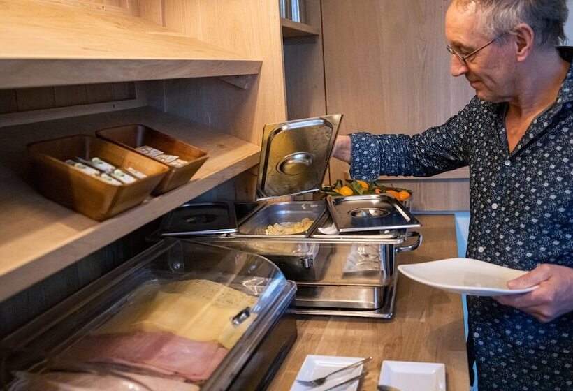 Отель Restaurant Lunia