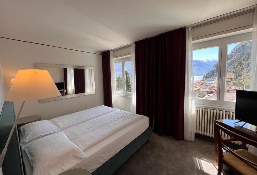 هتل Villa Miravalle