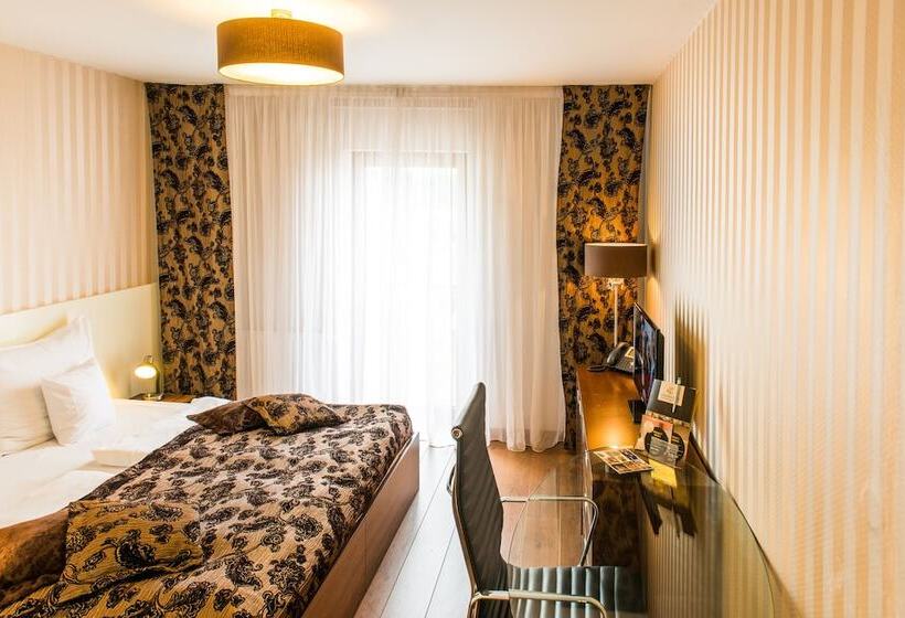 Golden Fish Hotel Apartments