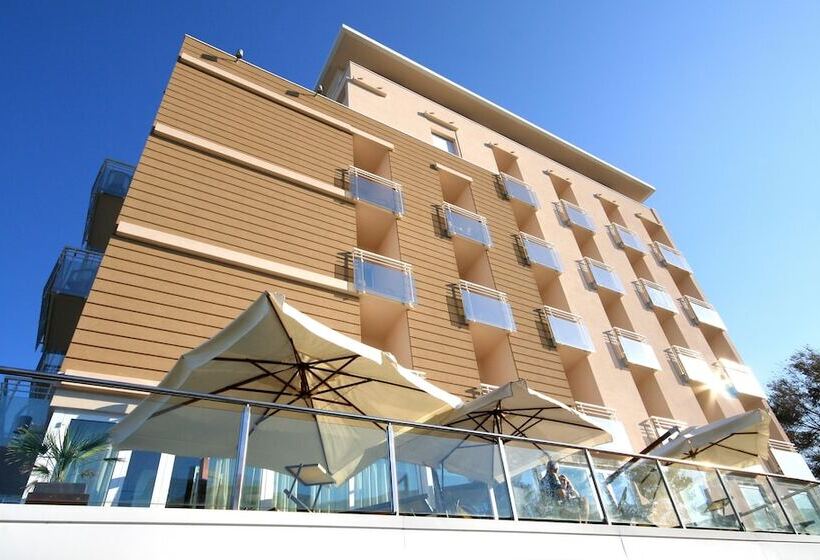 هتل Adlon   Fronte Mare