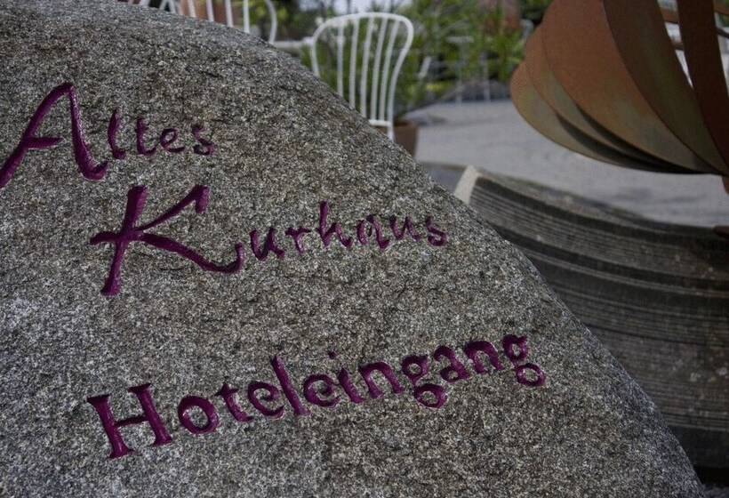 בית מלון כפרי Altes Kurhaus Land