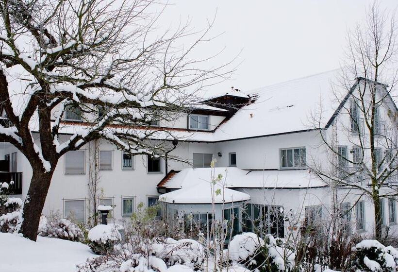 בית מלון כפרי Altes Kurhaus Land