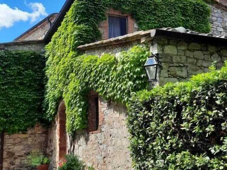 فندق Borgo Livernano