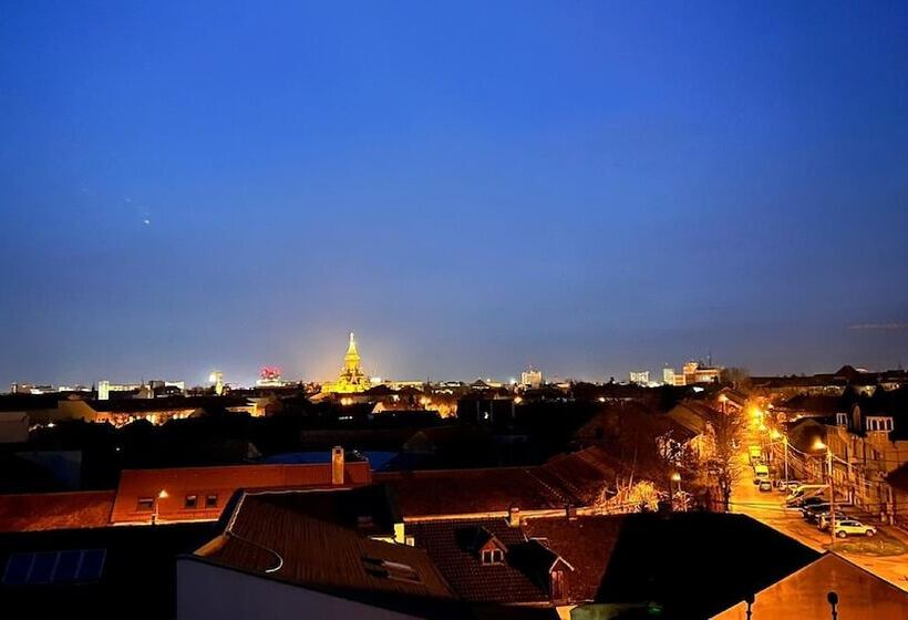 Excelsior By Timhotels
