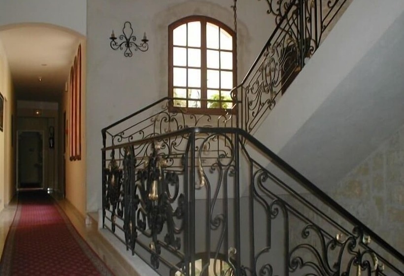 ホテル Hôtel Les Echevins
