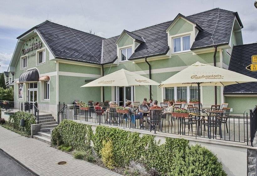 ホテル Komorni Hurka