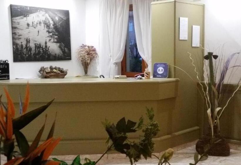 Отель La Piccola Stazione
